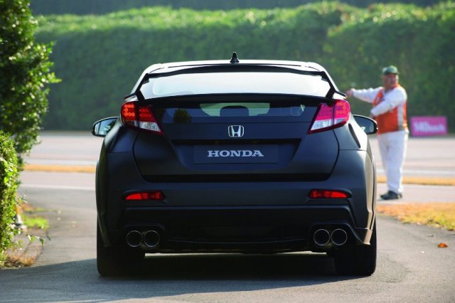 Honda рассекретила предсерийную версию Civic Type R 2015 Honda рассекретила предсерийную версию Civic Type R 2015