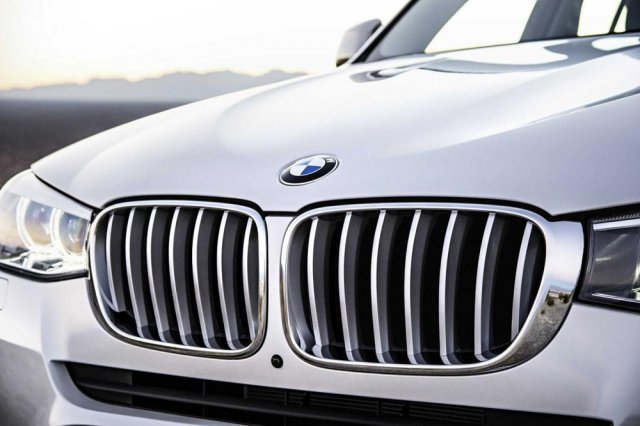 BMW показала обновленный X3 BMW показала обновленный X3