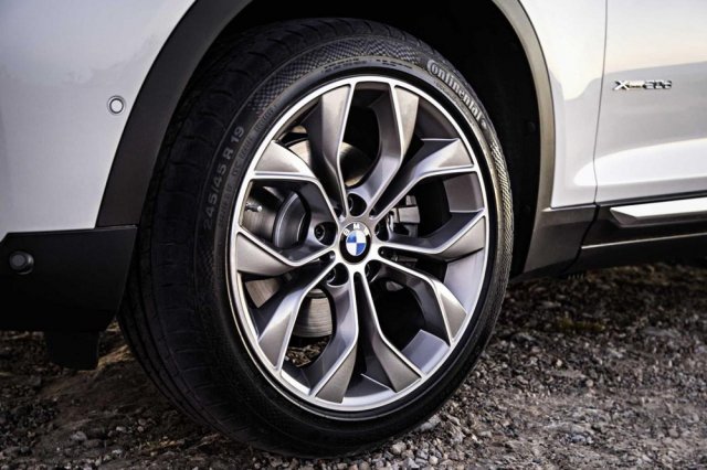 BMW показала обновленный X3 BMW показала обновленный X3