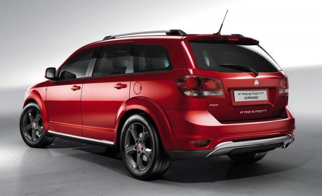 Появилась версия Cross для Fiat Freemont Появилась версия Cross для Fiat Freemont