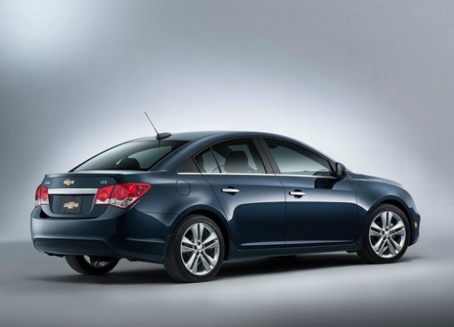Chevrolet Cruze 2015 представлен в Нью-Йорке Chevrolet Cruze 2015 представлен в Нью-Йорке