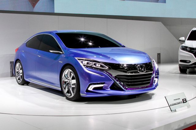 Honda в Пекине: новый хэтчбек и Accord для Китая Honda в Пекине: новый хэтчбек и Accord для Китая