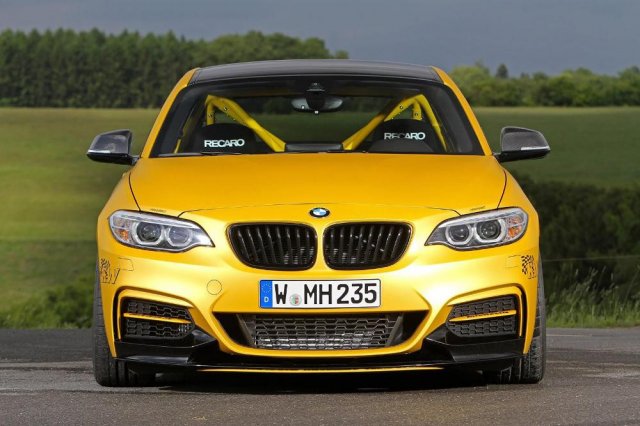 Manhart представил BMW M235i для трека Manhart представил BMW M235i для трека