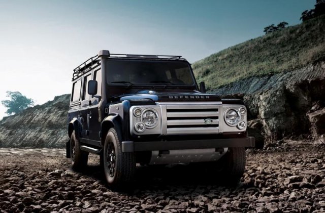 Land Rover Defender   