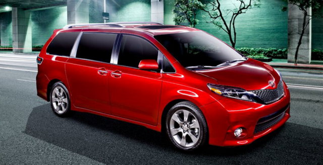Toyota показала обновленную Sienna Toyota показала обновленную Sienna