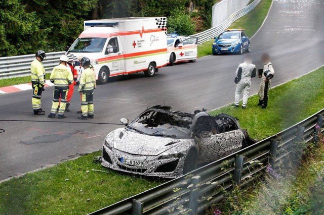 Honda NSX сгорела дотла Honda NSX сгорела дотла