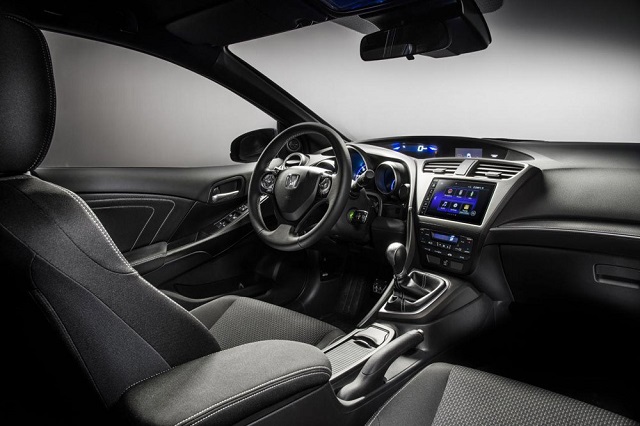Honda везет в Европу обновленный Civic Honda везет в Европу обновленный Civic