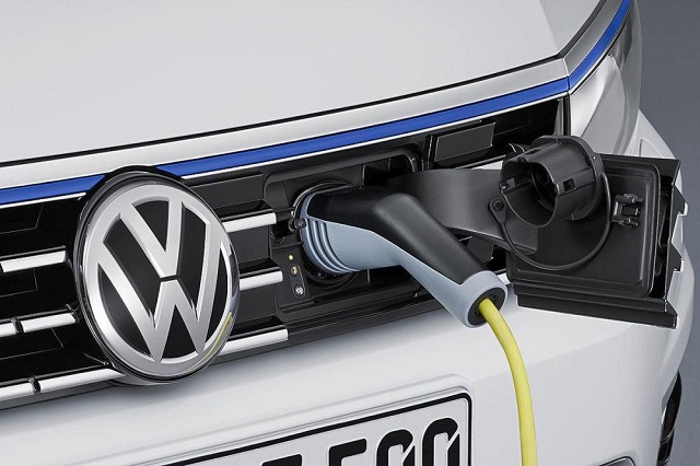 Новое поколение VW Passat будет гибридным Новое поколение VW Passat будет гибридным