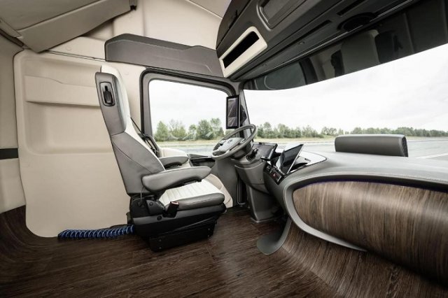 Mercedes-Benz показал грузовик будущего Mercedes-Benz показал грузовик будущего
