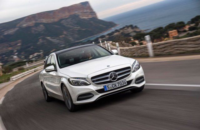 Mercedes-Benz отзывает 2015 C-Class Mercedes-Benz отзывает 2015 C-Class