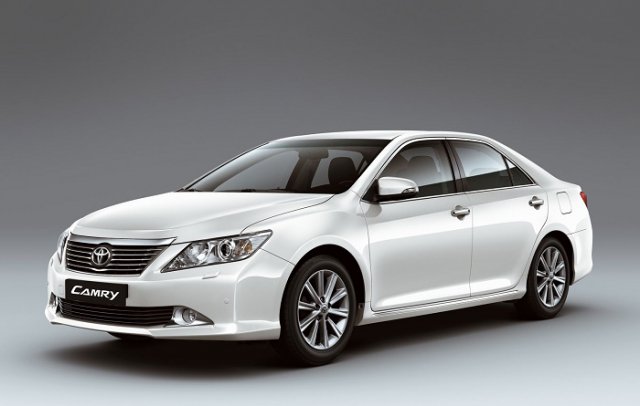 Toyota отзывает в России более 100 тысяч Camry Toyota отзывает в России более 100 тысяч Camry