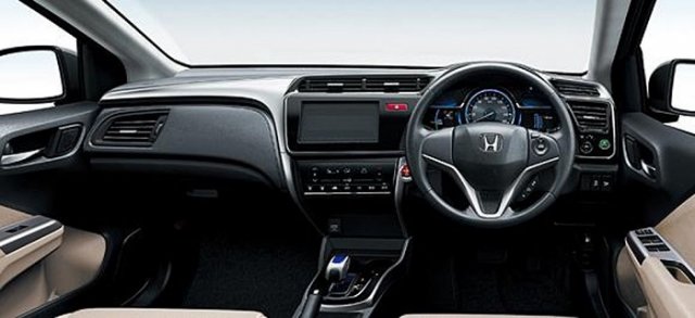 Японский дебют Honda Grace Японский дебют Honda Grace