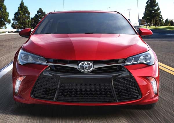 Компания Toyota выпустил гибридный вариант седана Camry Компания Toyota выпустил гибридный вариант седана Camry