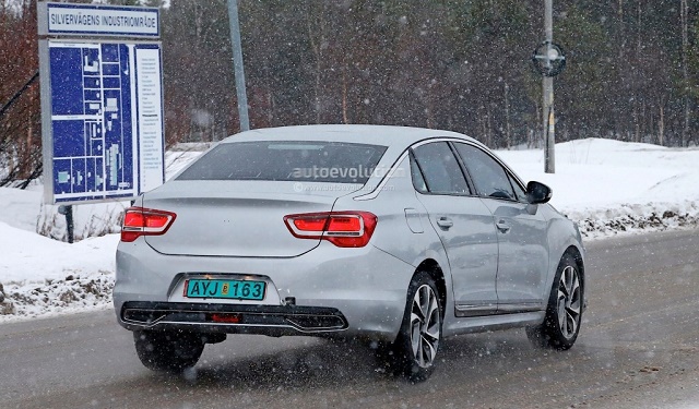 Citroen начал тестировать DS-седан в Европе Citroen начал тестировать DS-седан в Европе