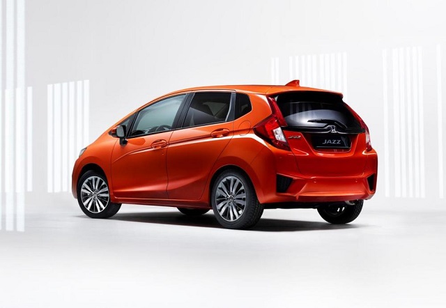 Honda представила серийный Jazz нового поколения Honda представила серийный Jazz нового поколения