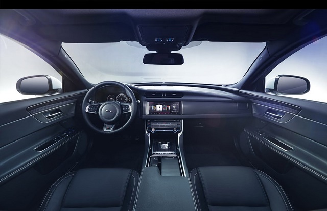 Jaguar опубликовал первые изображения нового XF Jaguar опубликовал первые изображения нового XF