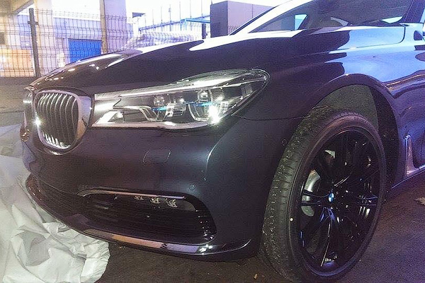 Частично раскрыт интерьер новой «семерки» BMW Частично раскрыт интерьер новой «семерки» BMW