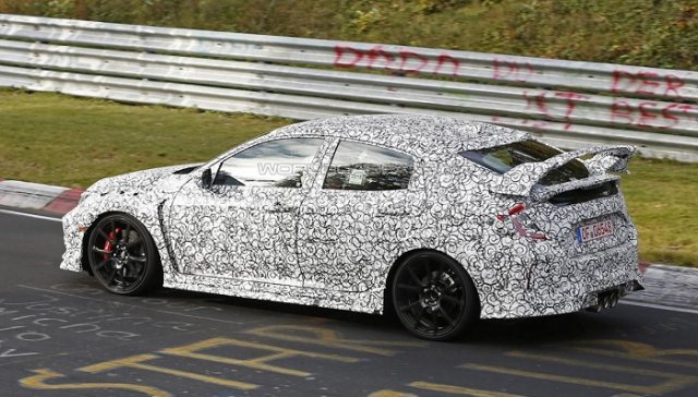 Civic Type R нового поколения замечен на тестах Civic Type R нового поколения замечен на тестах