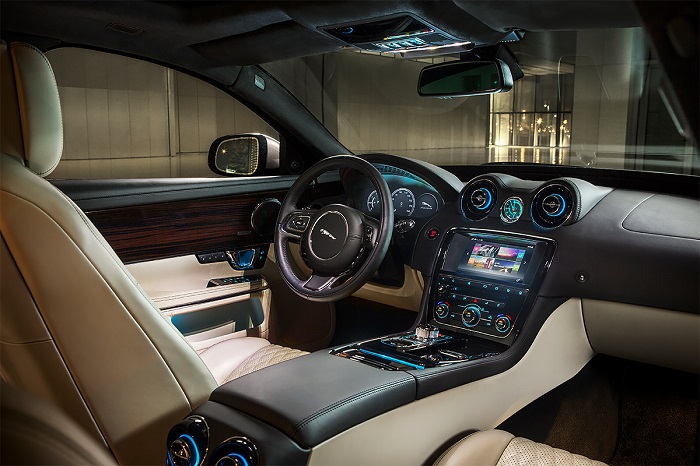 В России стартовали продажи обновленного Jaguar XJ В России стартовали продажи обновленного Jaguar XJ