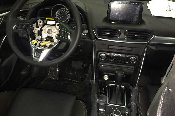 Серийная Mazda CX-4 рассекречена до премьеры Серийная Mazda CX-4 рассекречена до премьеры
