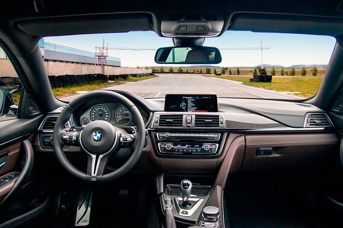 Мощность купе BMW M4 увеличена на 25 лошадиных сил Мощность купе BMW M4 увеличена на 25 лошадиных сил