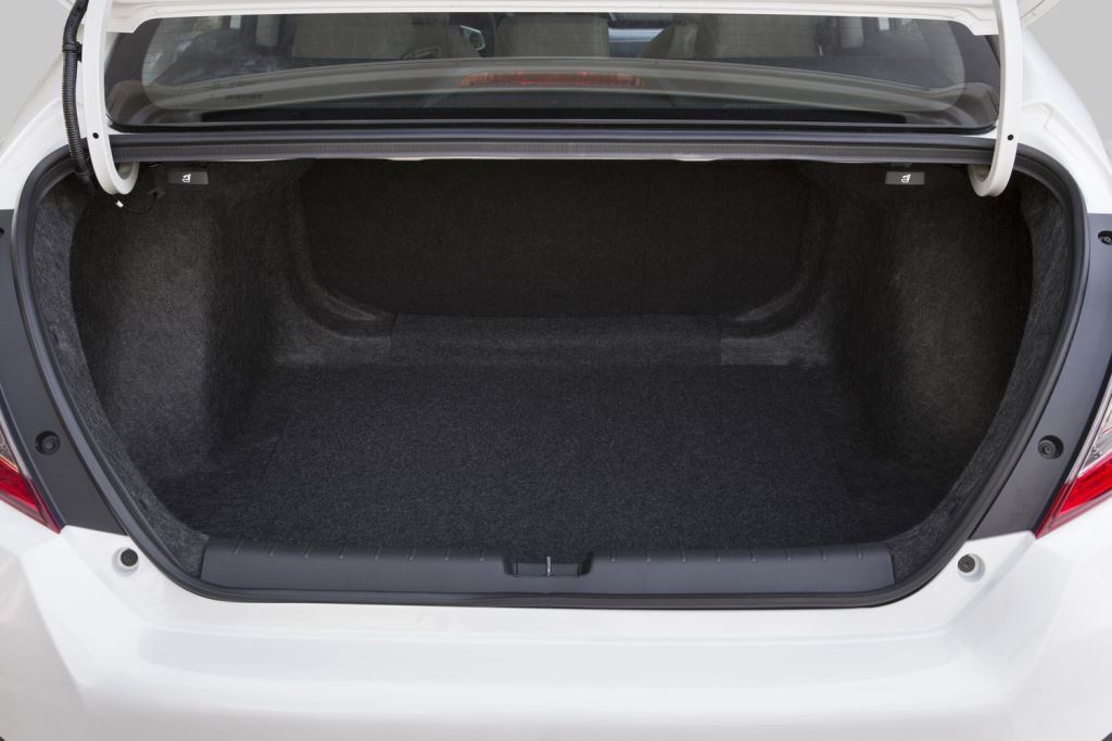 фото багажника Honda Civic 5D 2017-2018 года фото багажника Honda Civic 5D 2017-2018 года